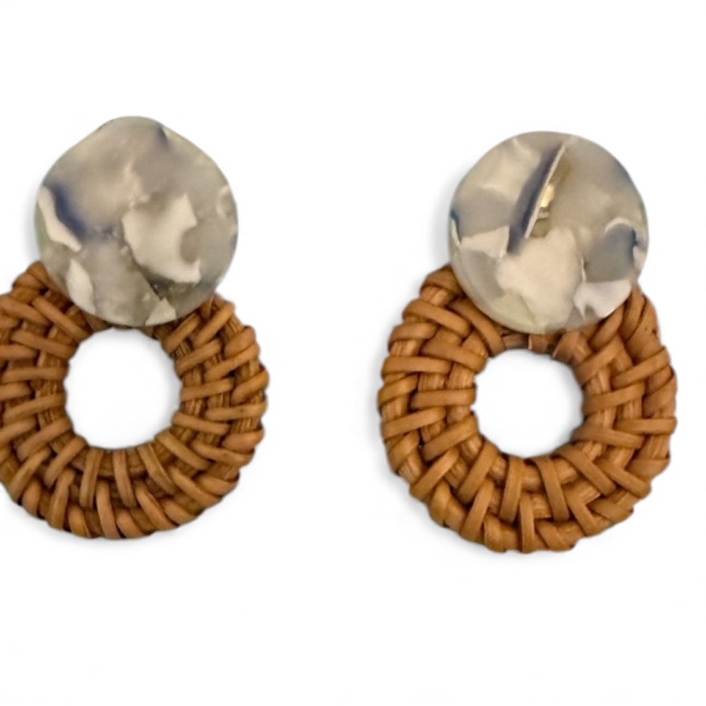 NWOT - Marble & Rattan Earrings